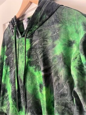 SUZZI  Green Black Tie-Dye Cropped Hoodie Fairy Grunge Size L